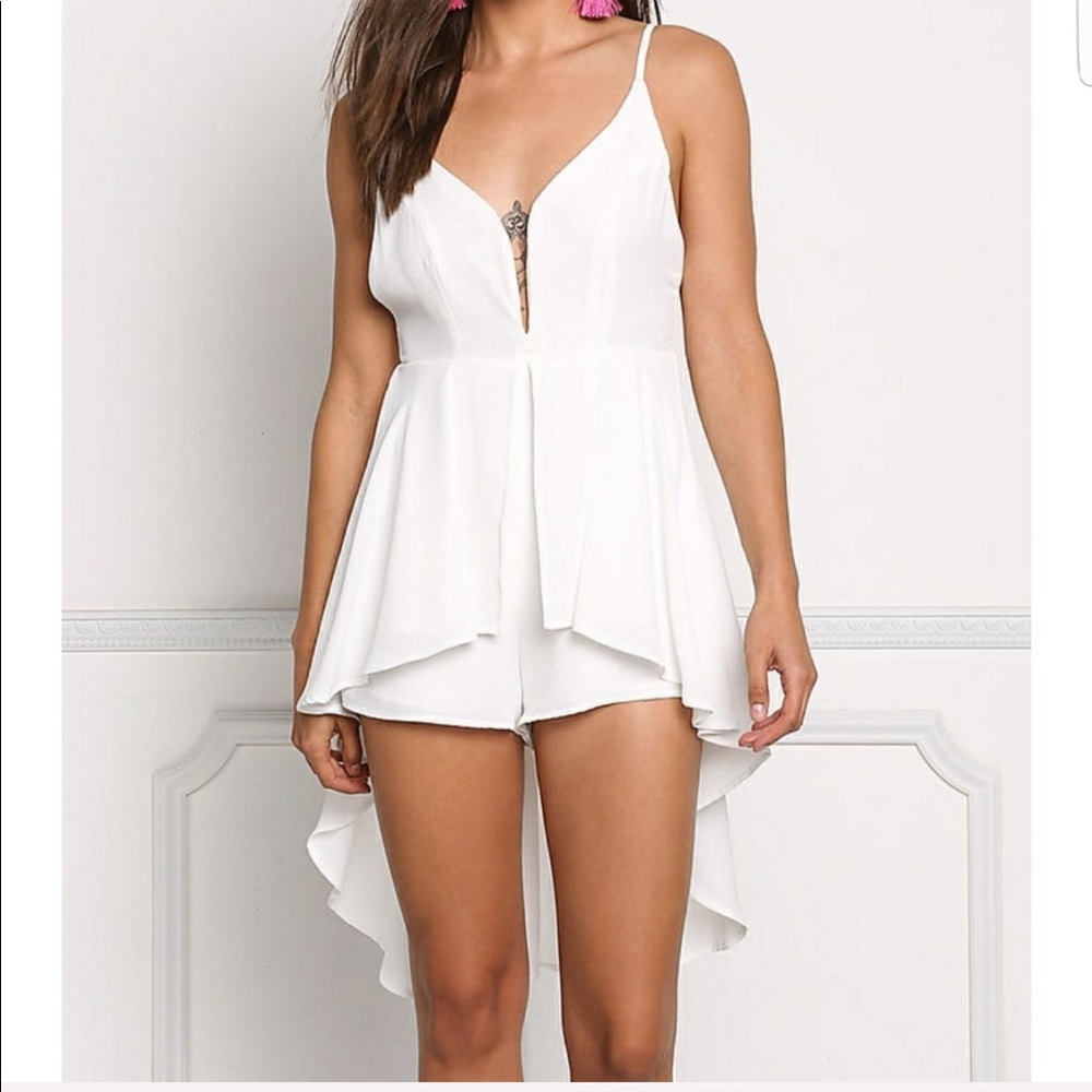 White Structured Plunge Hi Low Flowy Romper - Picture 2 of 7